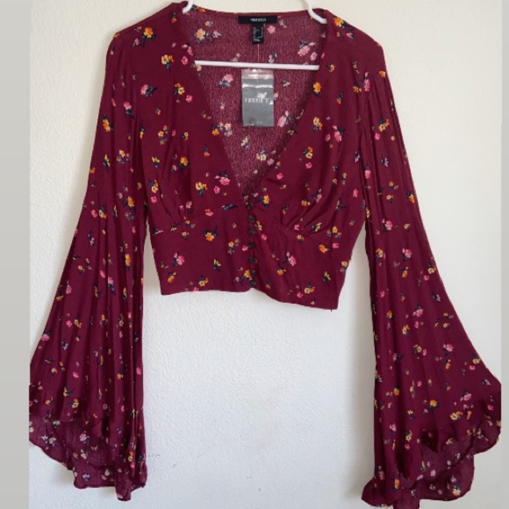 Wine floral bell sleeve crop top (L)